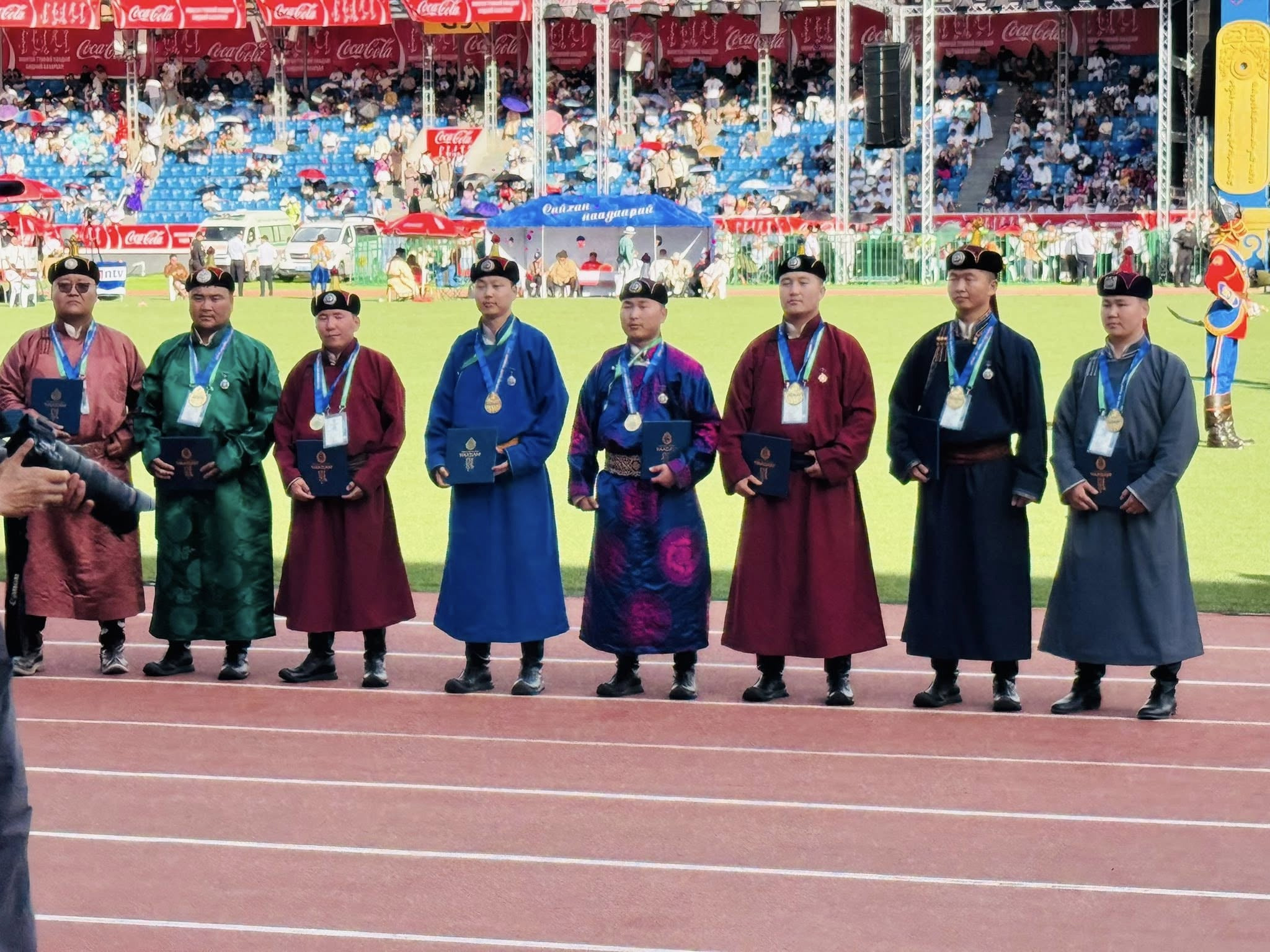“Ай Транс” компанийн харваачид өнгөтэй наадлаа